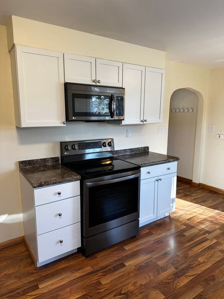 4927 Jeffers Road - Photo 5 of 17