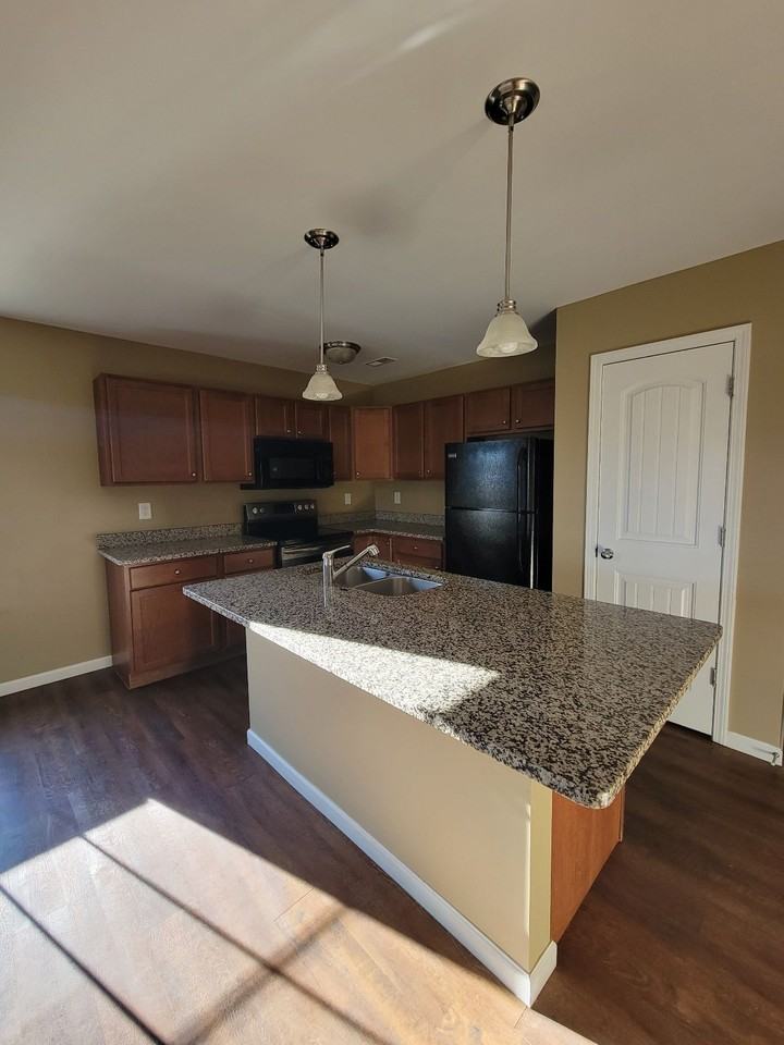 82 Creekside Ln - Photo 2 of 9
