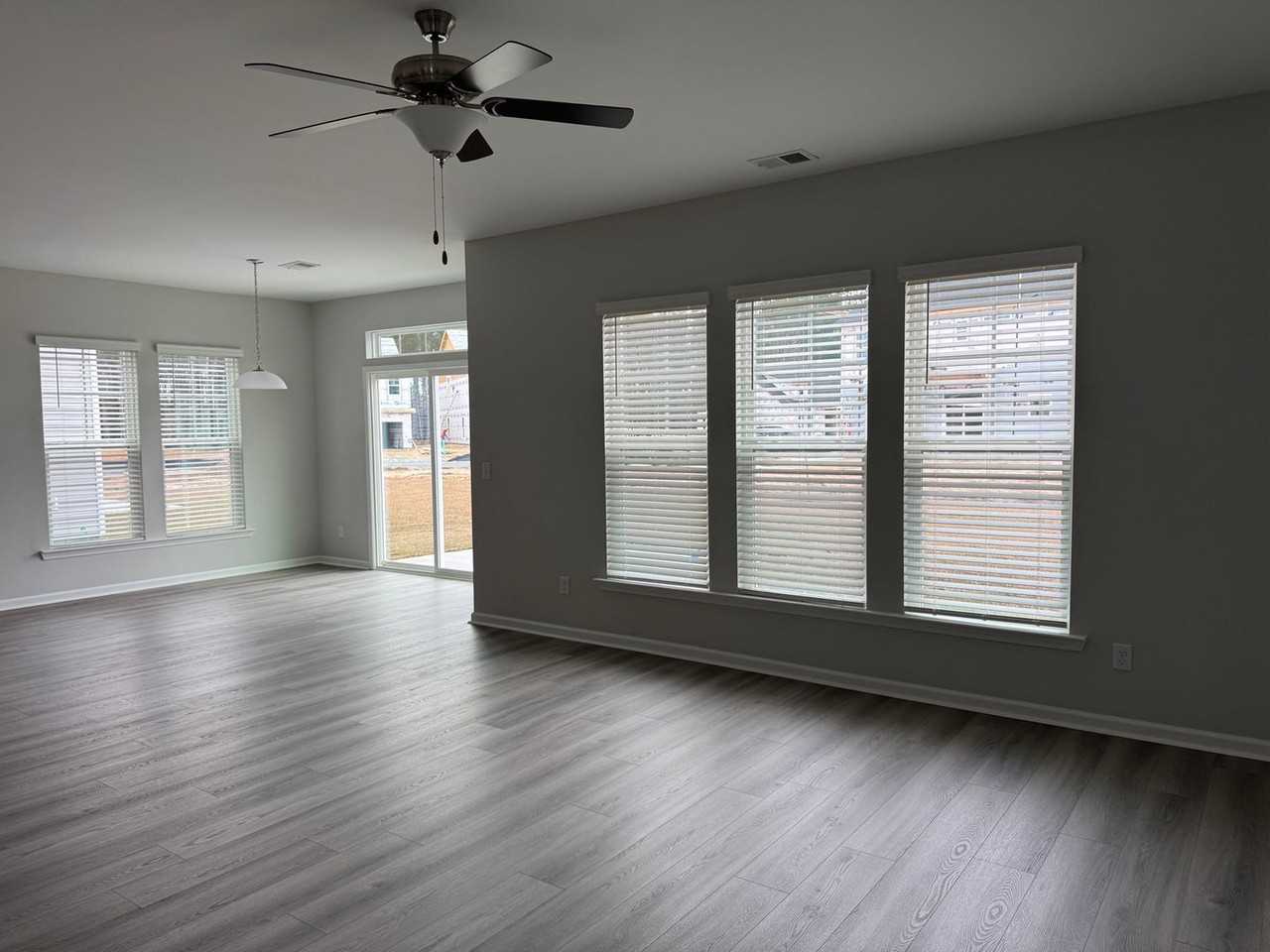 105 Fenway St - Photo 6 of 33