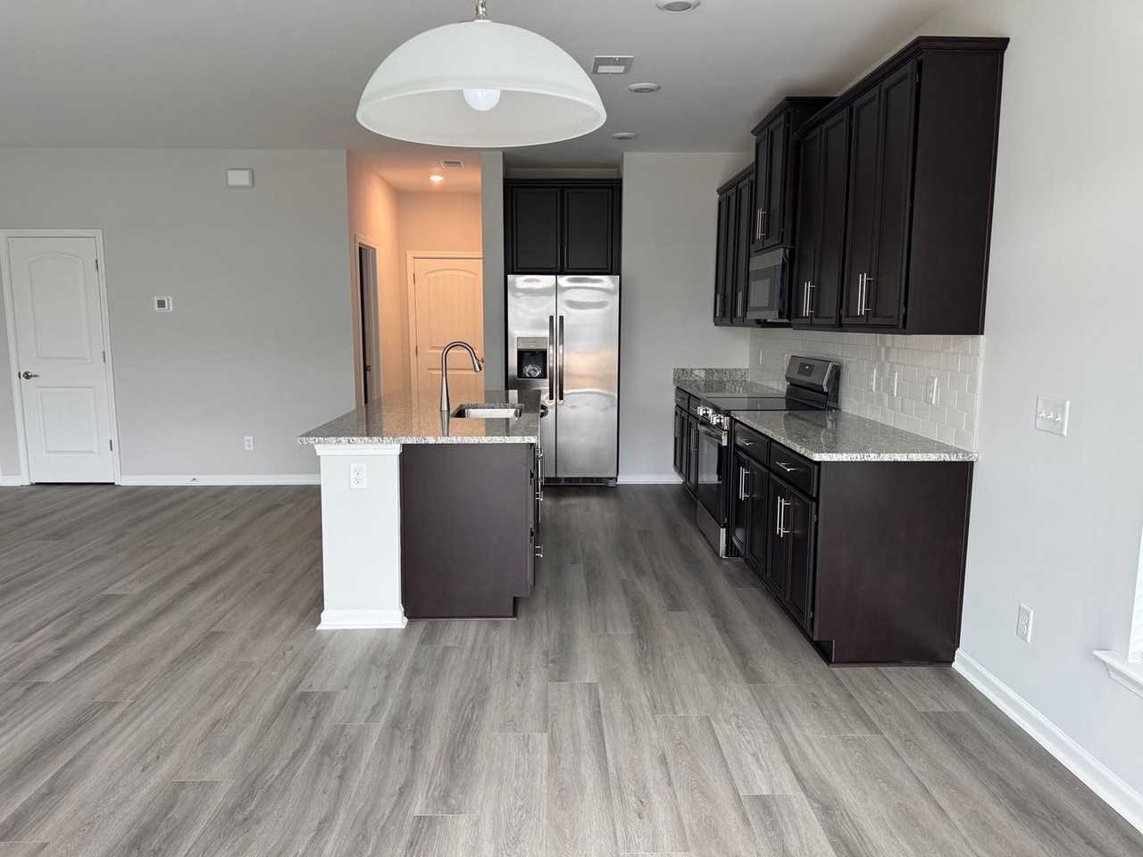 105 Fenway St - Photo 7 of 33