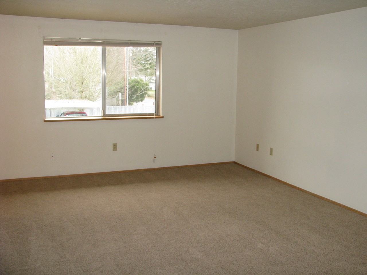 4263 Tiffany Pl Ne - Photo 5 of 10