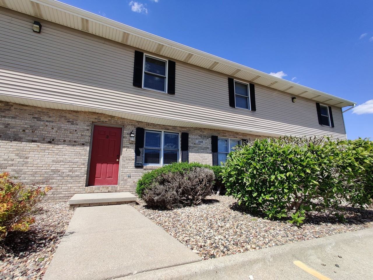 2404 Clearwater - Photo 2 of 13