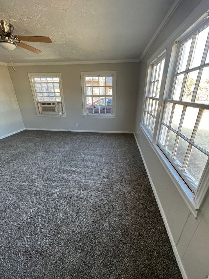 434/436 Reading - Photo 2 of 10