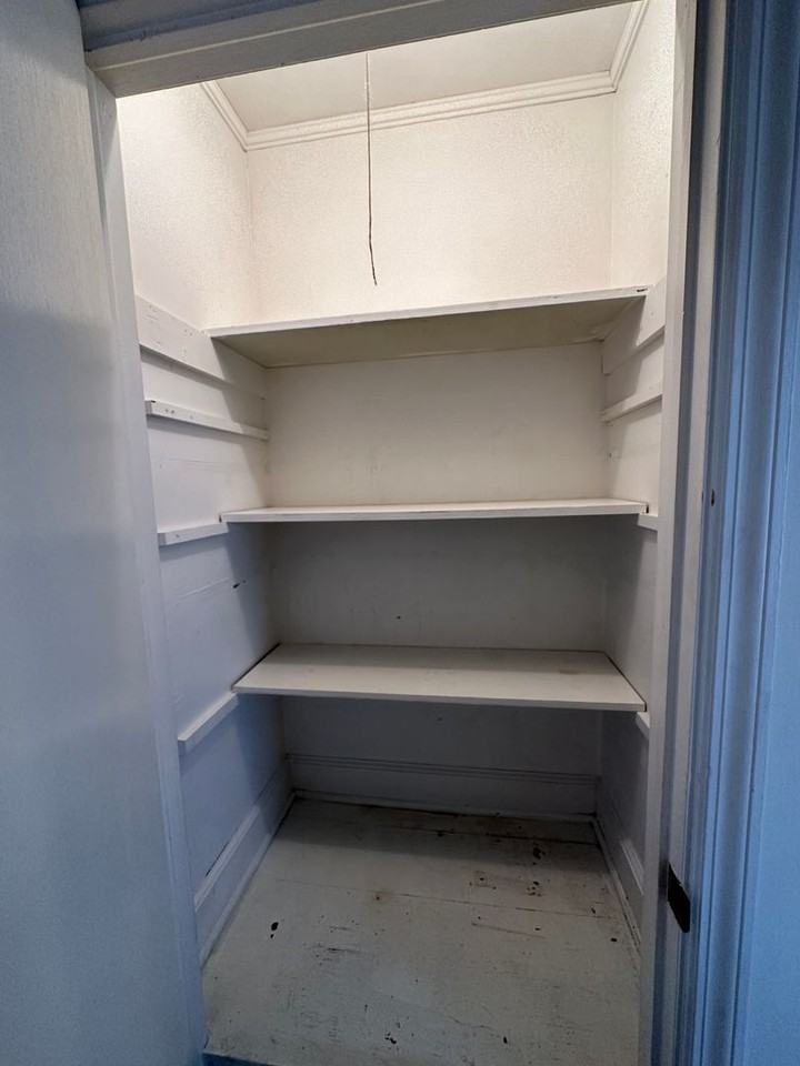 617 S Pine St - Photo 7 of 48