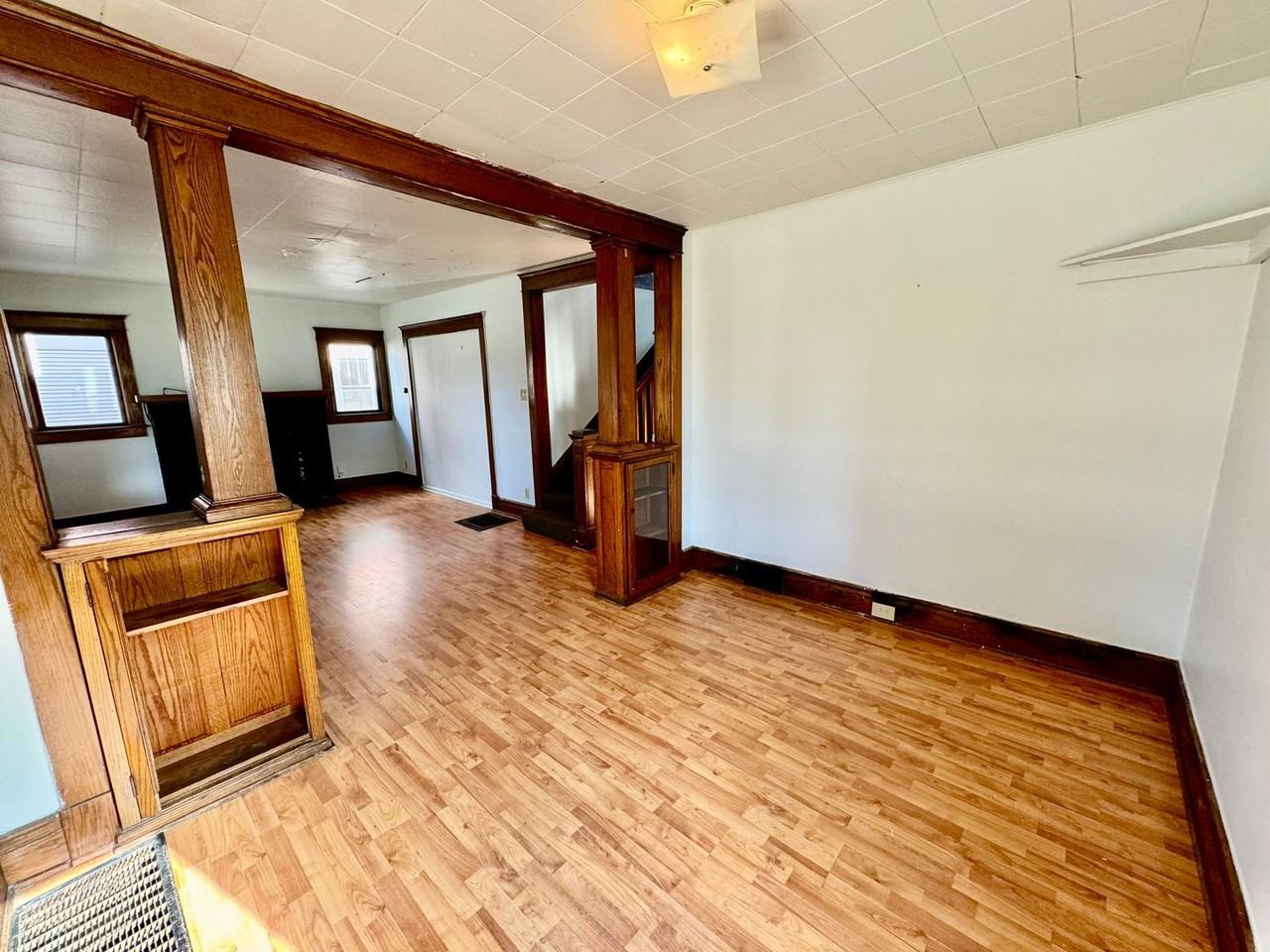 923 W Cross St - Photo 5 of 34