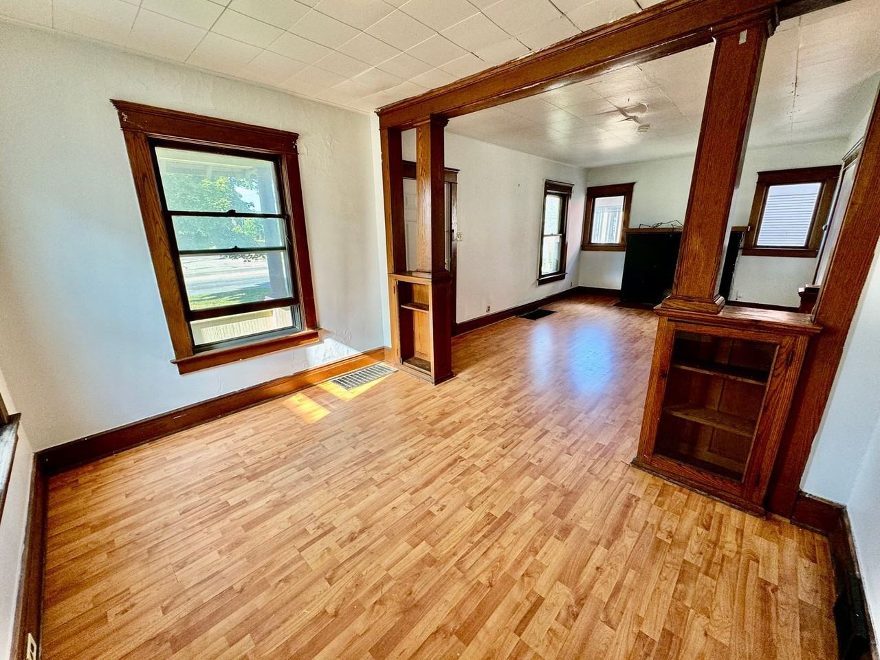 923 W Cross St - Photo 6 of 34