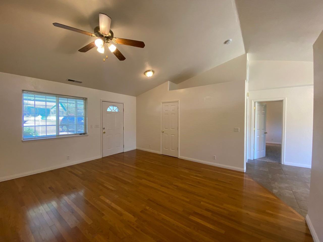 88042 Pine St - Photo 4 of 27