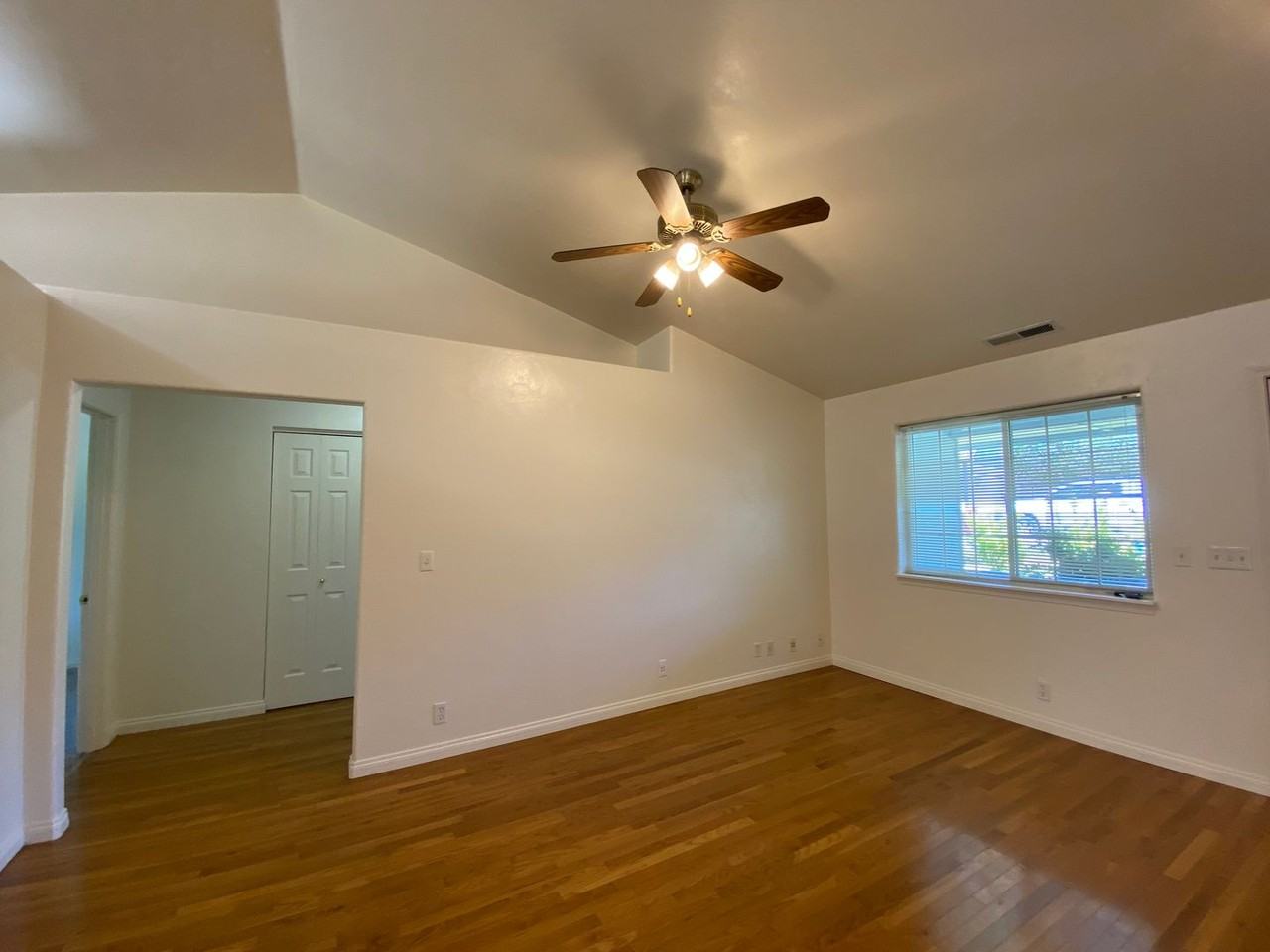 88042 Pine St - Photo 5 of 27