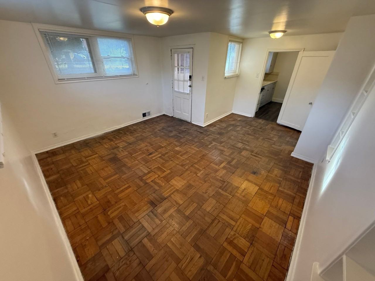 1918 S 900 E - Photo 4 of 11