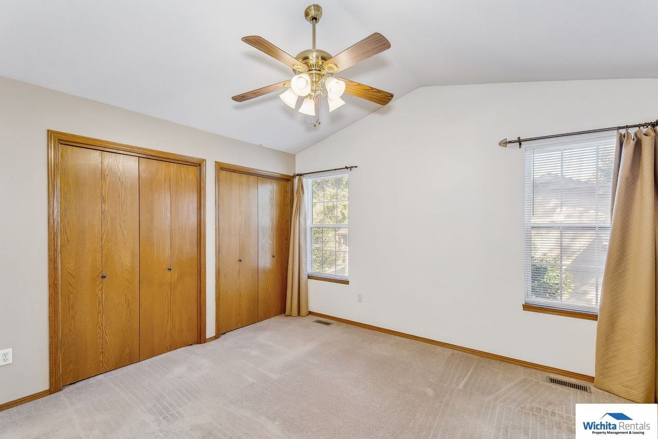 8121 W Aberdeen St - Photo 5 of 17