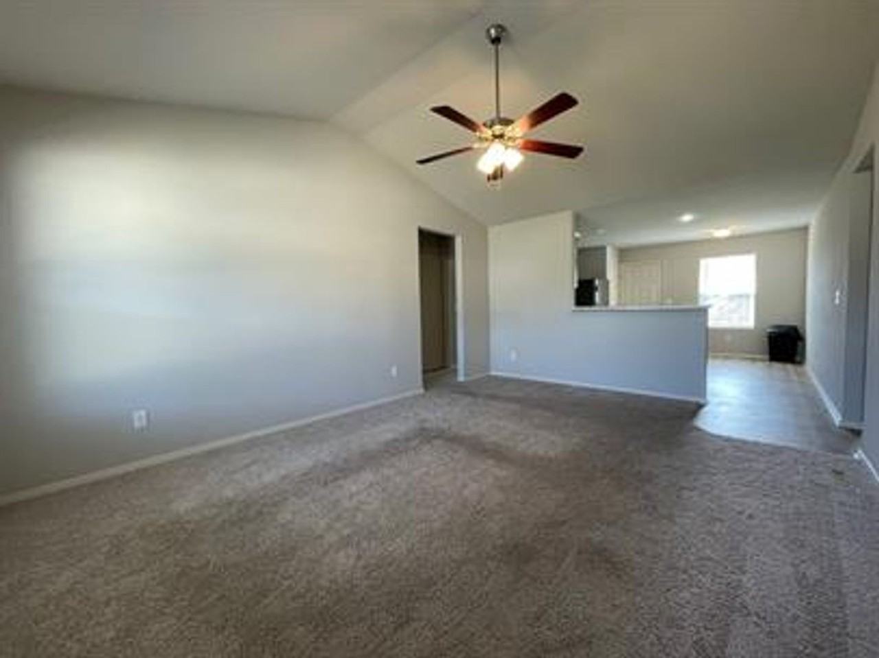 1049 Santa Fe Trl - Photo 2 of 12