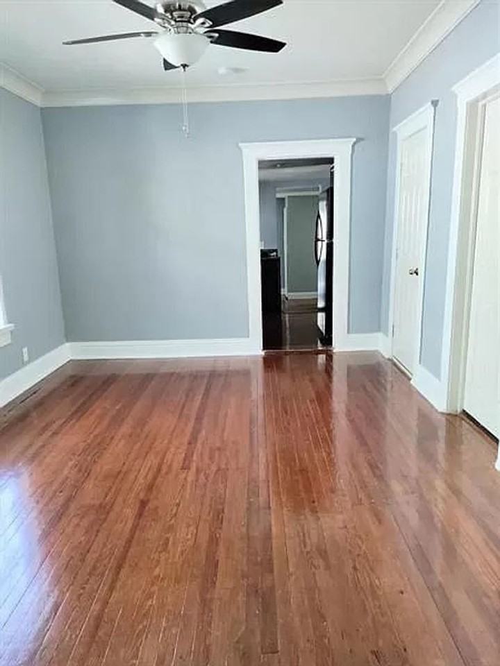 204 N M St - Photo 3 of 12