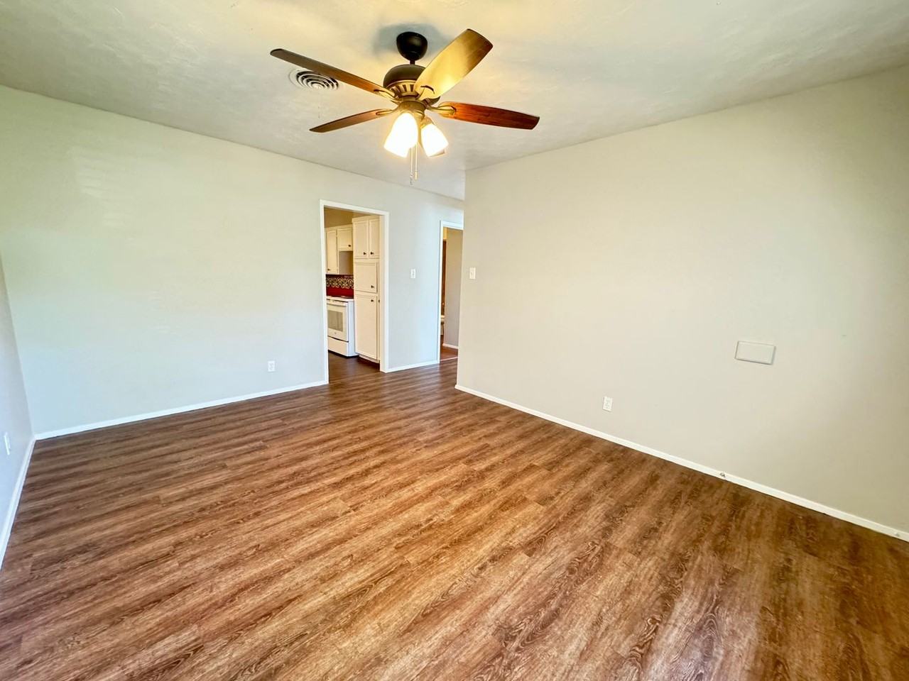 5318 39th St - Photo 2 of 21