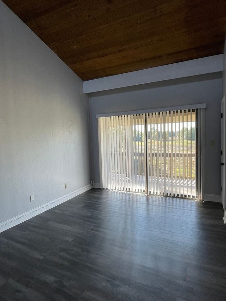 2097 Corner Lake Dr - Photo 6 of 12