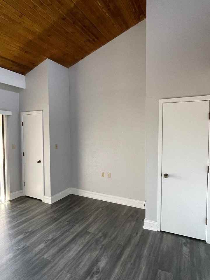 2097 Corner Lake Dr - Photo 7 of 12