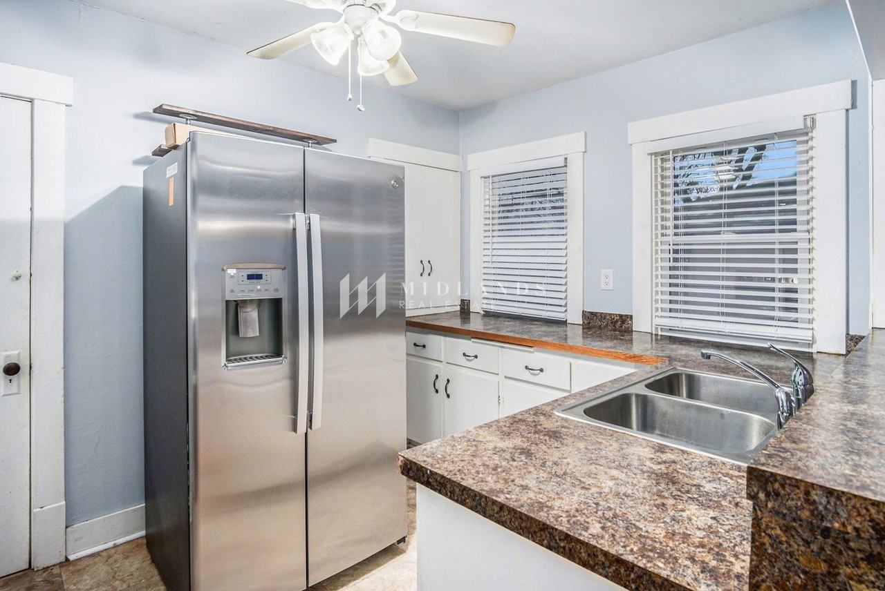 7768 Maywood Street - Photo 6 of 15