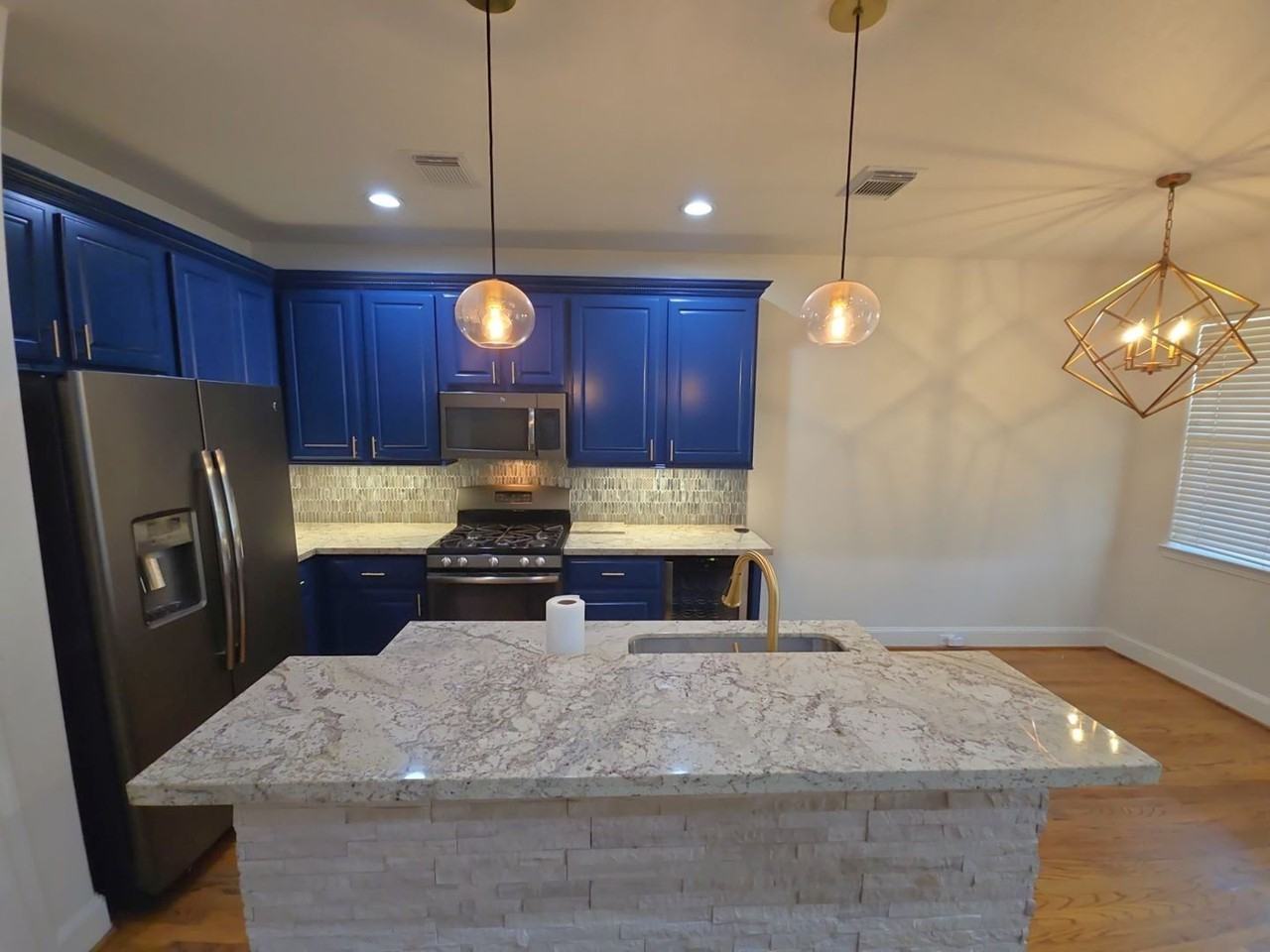 306 Gregg St - Photo 4 of 33