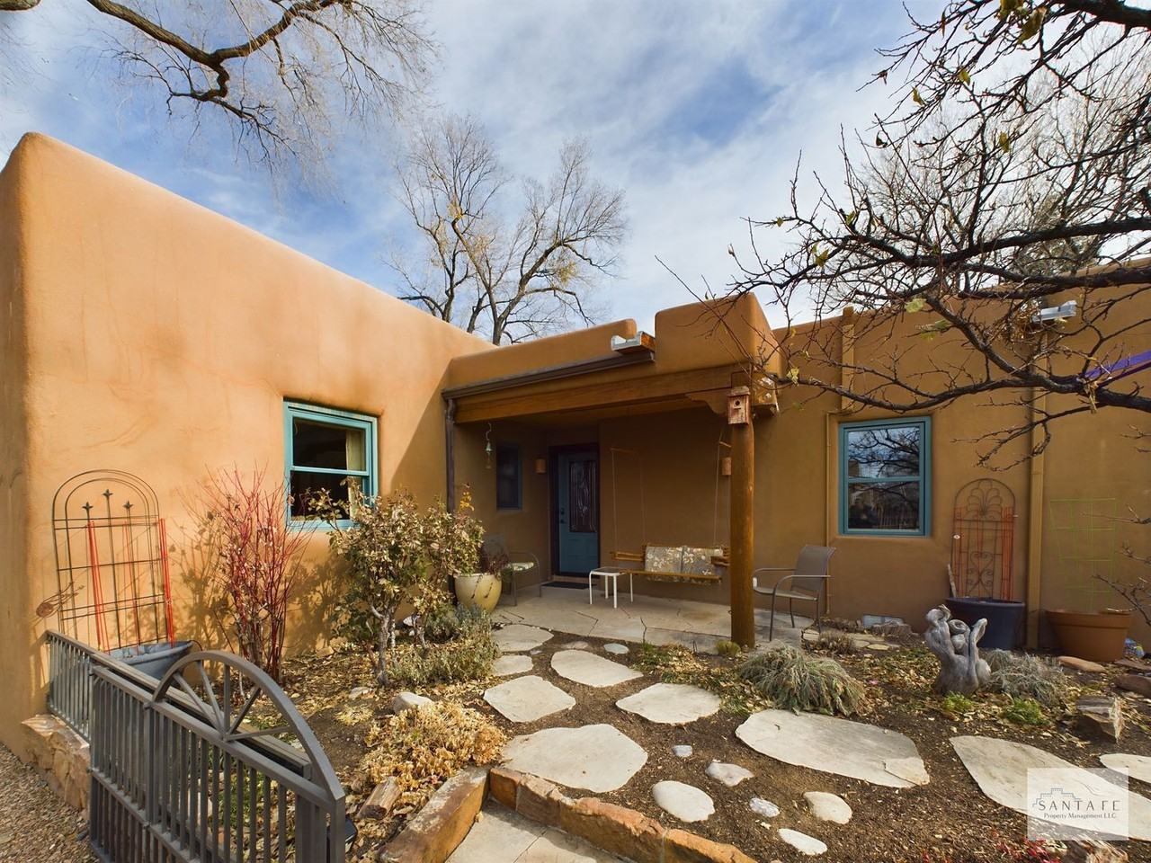 303 Sena St - Photo 2 of 30