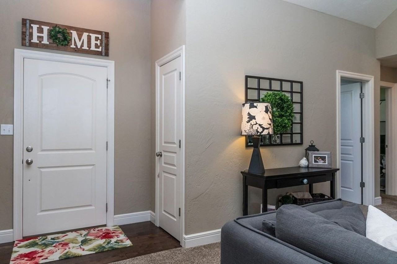 4443 Somerset Dr - Photo 5 of 35