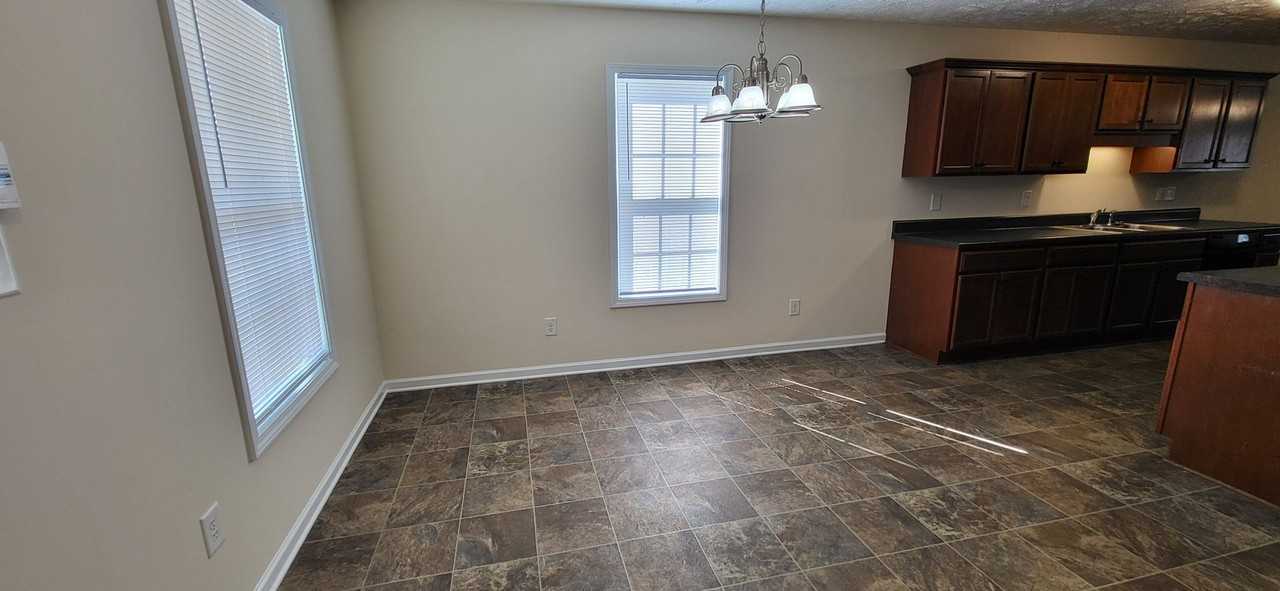 1045 Furman Dr - Photo 3 of 6