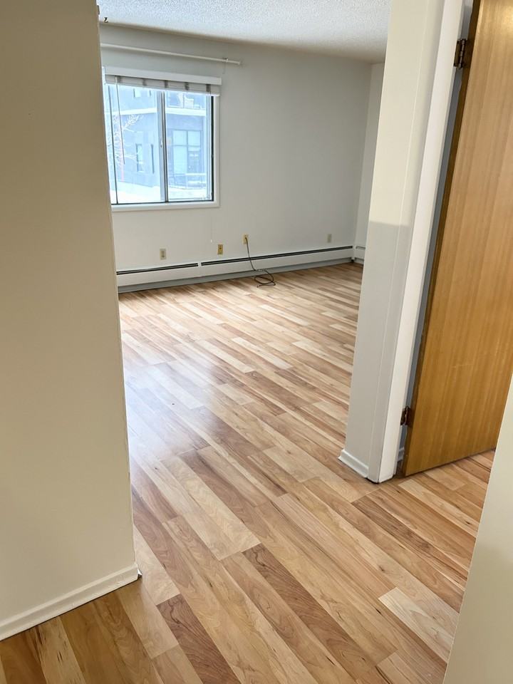 740 15 Ave SW - Photo 2 of 13