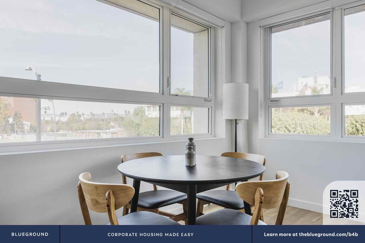 701 South Hudson Avenue - Photo 6 of 28