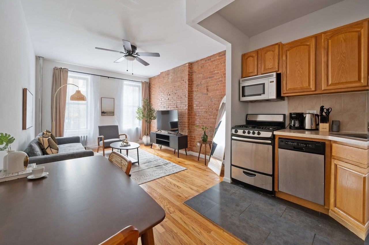 829 9th Ave #1038655P - Photo 3 of 12