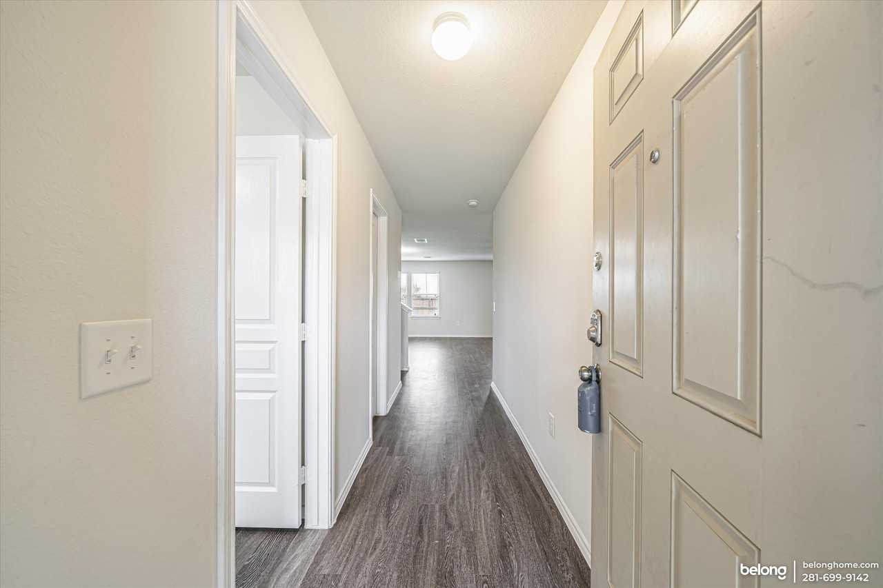 5007 Royal Amber Ln - Photo 6 of 43