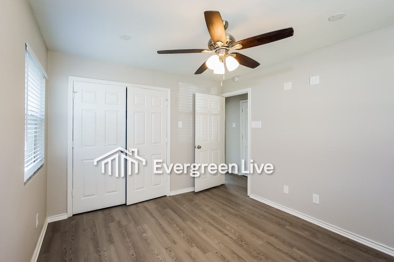 2940 Old North Rd - Photo 5 of 22