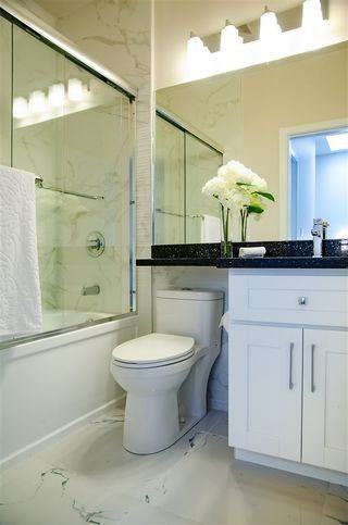 5568 Kings Road - Photo 2 of 11