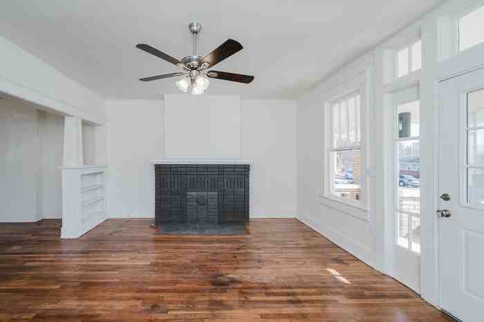 1214 10th Ave N #1 - Photo 3 of 10