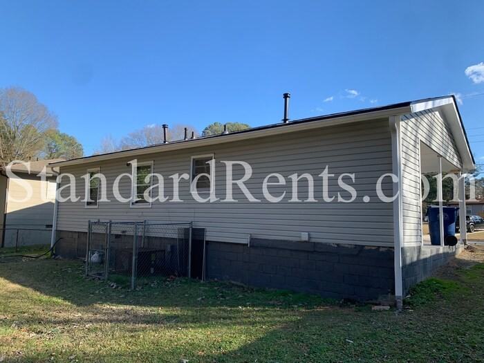 1640 Maldo Dr Nw - Photo 2 of 3