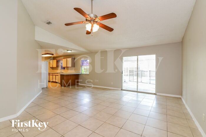 116 Rebecca Dr Ne - Photo 3 of 16