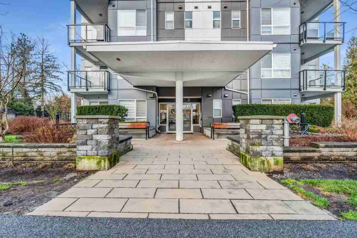 22275 122 Avenue 211 - Photo 2 of 21