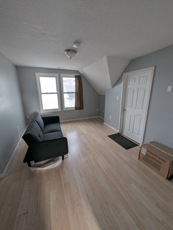 152 East Farm Street #3 - Photo 3 of 10