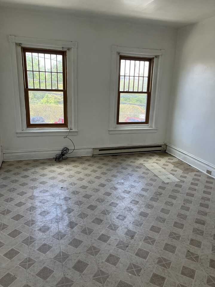 1508 W Turner St #4 - Photo 5 of 6