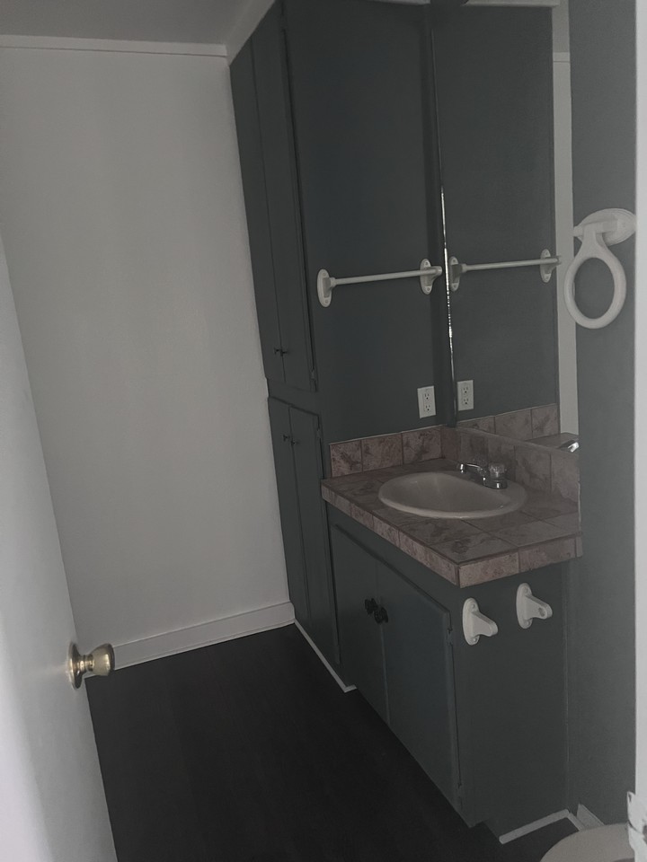 118 E Leona St #NA - Photo 3 of 14