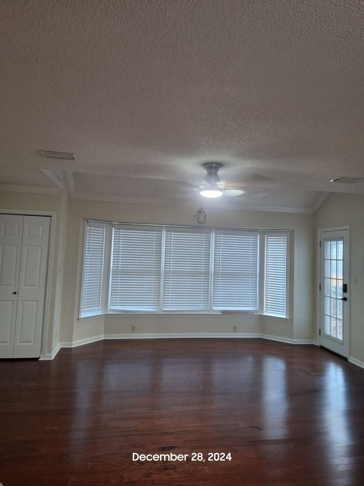 1205 Erin Way #G - Photo 3 of 19