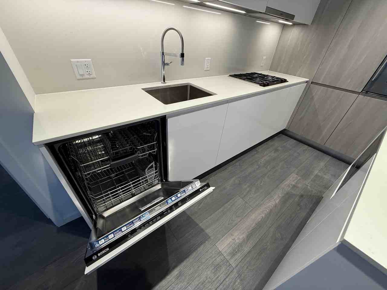 6788 Minoru Boulevard - Photo 3 of 12