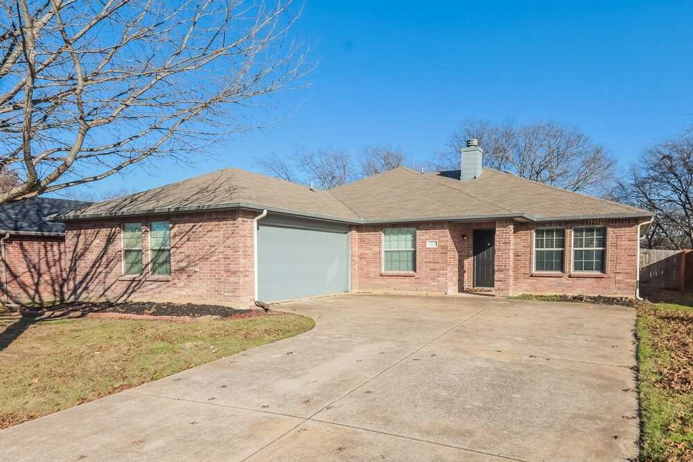 2604 Eastwood Dr - Photo 3 of 16
