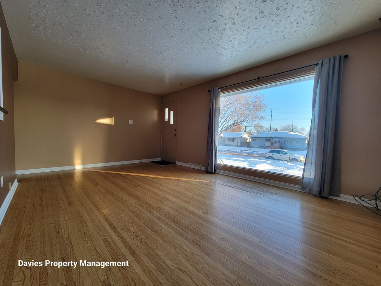 12824 103 St Nw #1 - Photo 3 of 21