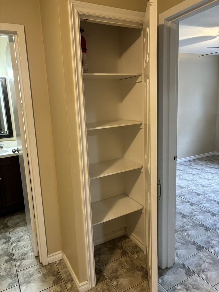 30 2-30 Westmount Road West #2 - Photo 3 of 15