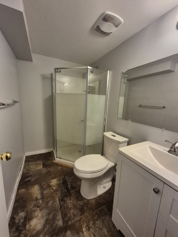 478 Wales Ave #1 - Photo 3 of 10