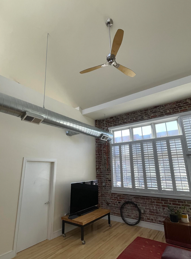 2441 North Broadway #216 - Photo 4 of 6