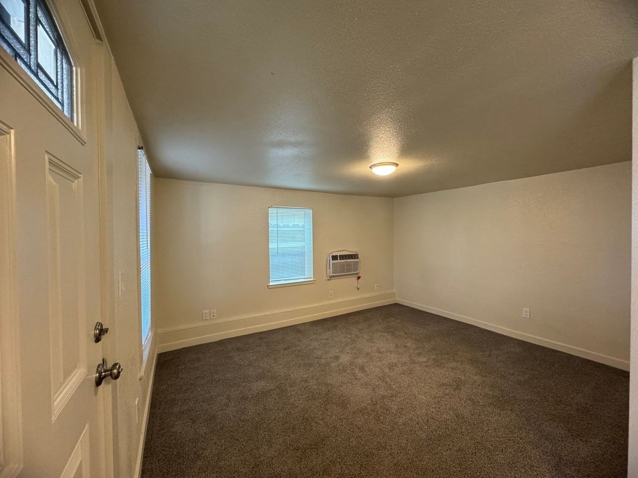 818 Chestnut Street - Photo 3 of 9