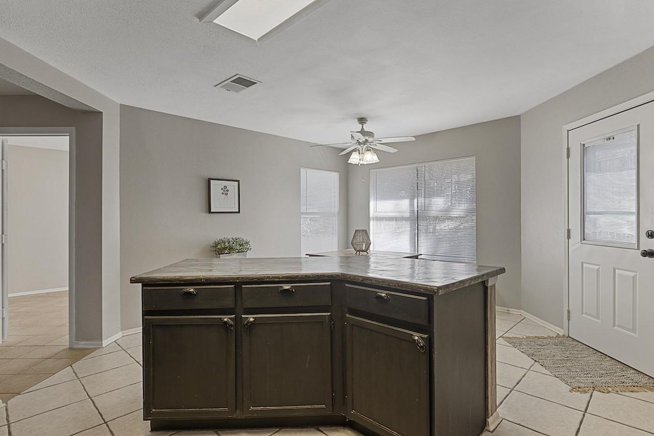 Stunning San Antonio Home in a Prime Location! - Photo 7 of 18