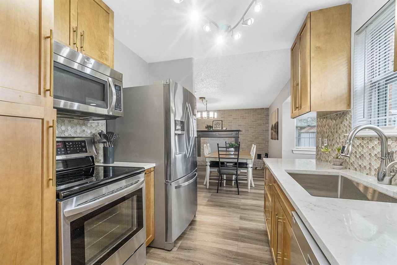 Spacious and Cozy Home in the Heart of Garland - Photo 7 of 19