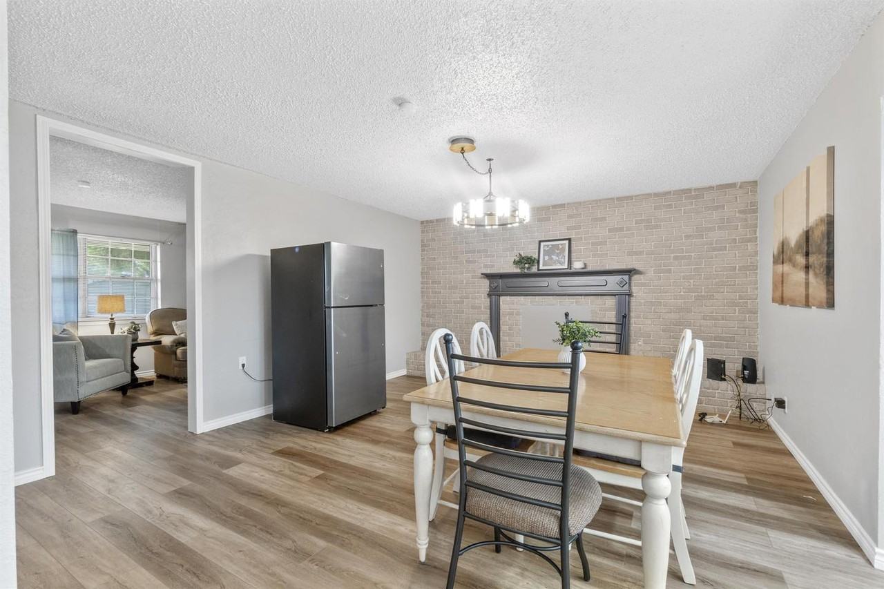 Spacious and Cozy Home in the Heart of Garland - Photo 4 of 19