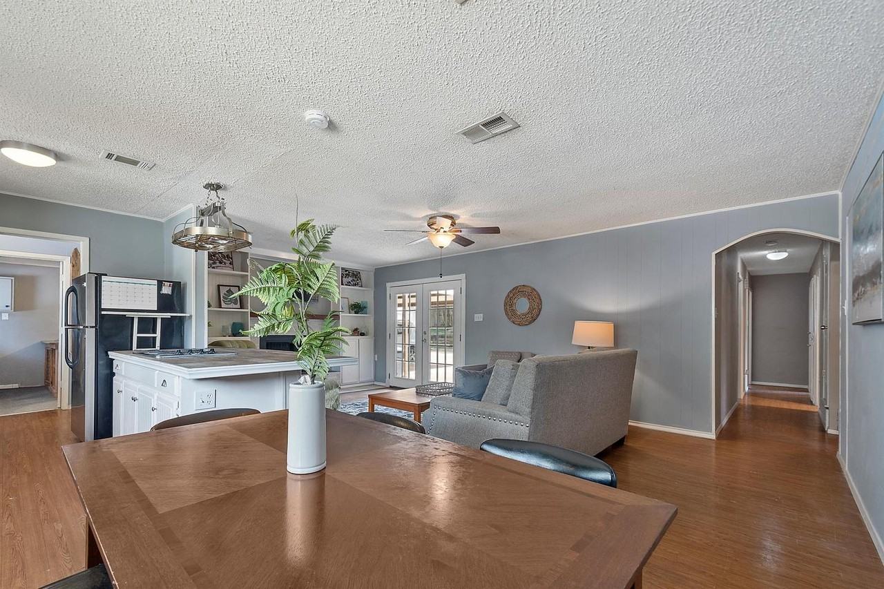 Stylish North Arlington Home in a Prime Location - Photo 6 of 29