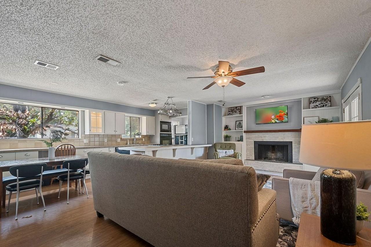 Stylish North Arlington Home in a Prime Location - Photo 4 of 29